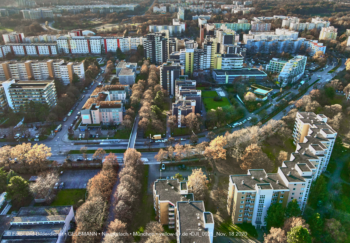 18.11.2020 - Marx-Zentrum und Wohnanalge Karl-Marx-Ring 52-62 in Neuperlach